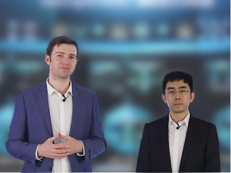 NetEngine 8000ルーターの機能を解説するファーウェイのサム・ダーシーとディラン・ソン