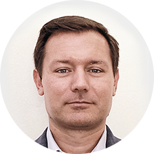 A portrait of Emir Halilovic, Principal Analyst for GlobalData, a consulting company that often collaborates with Huawei