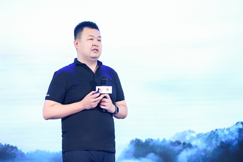 Liu Chao, VP of Huawei Enterprise BG China Region, gives an opening speech at the CloudLink Solution release ceremony