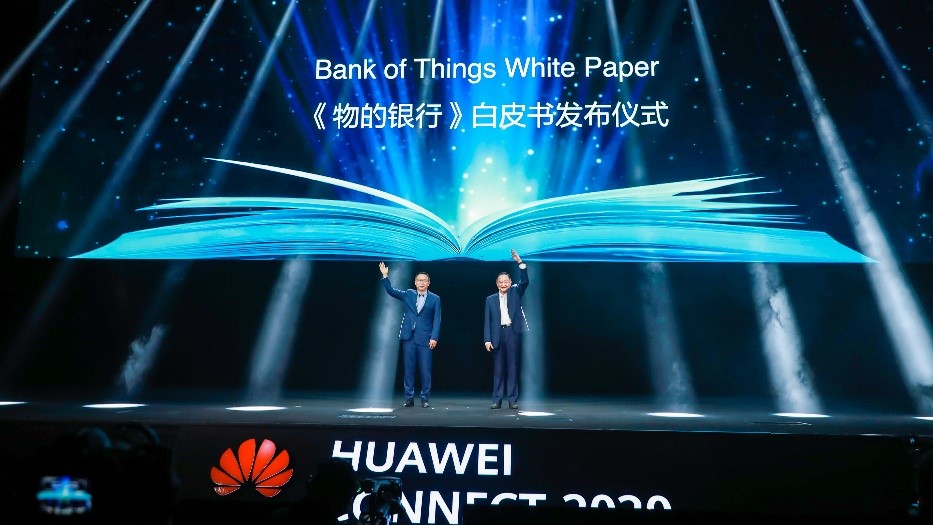 SPD Bank's Pan Weidong and Huawei's David Wang greet the audience at HUAWEI CONNECT 2020