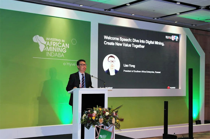 Liao Yong, President of Huawei's Southern Africa Enterprise Business Dept., presenting at the 2022 Digital Mining Summit