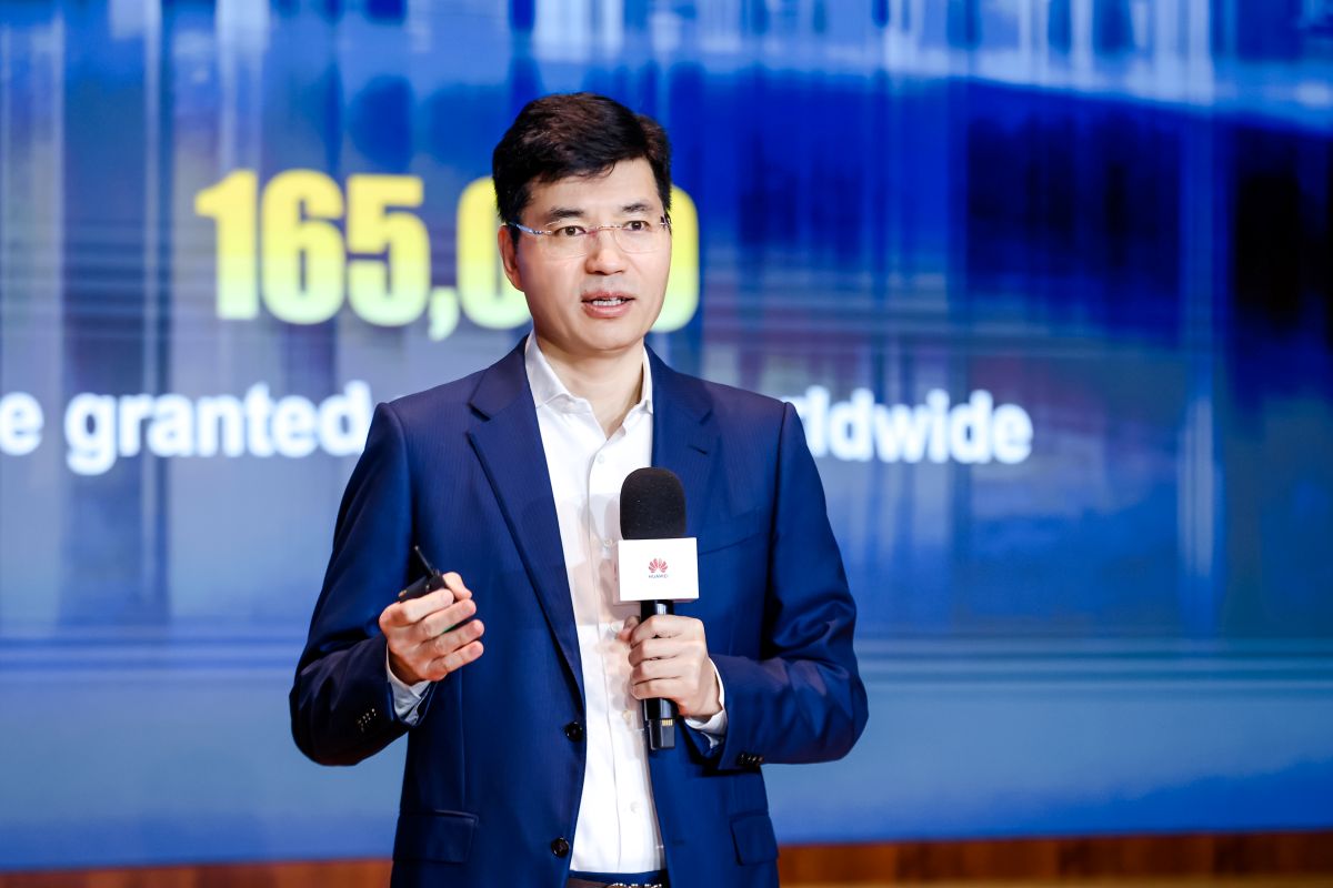Leo Chen, Senior Vice President, President of Enterprise Sales, Huawei